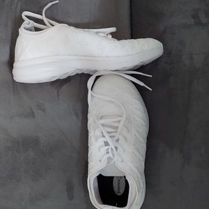 Joomra Women's Lightweight Sneakers, Size 8, White